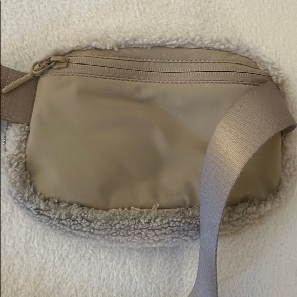 best lululemon college backpack Lululemon Everywhere Backpack review: Is it worth $78?